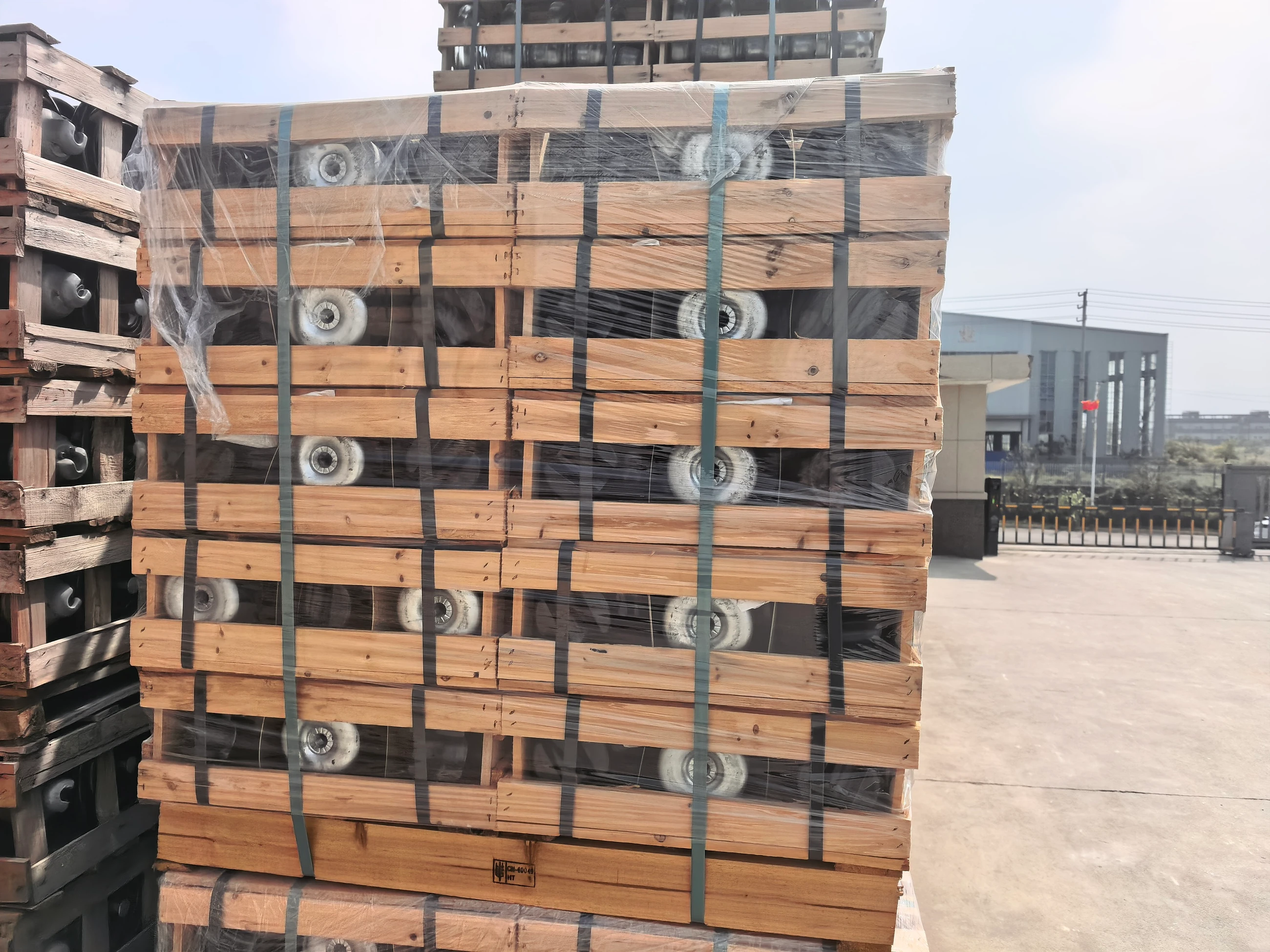 Warehouse / packaging / shipping