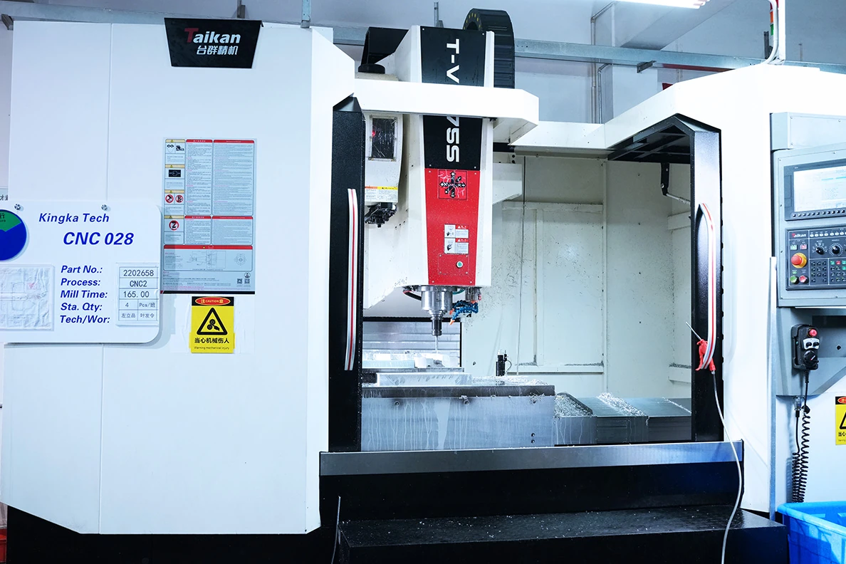 Machining center preparing aluminium components