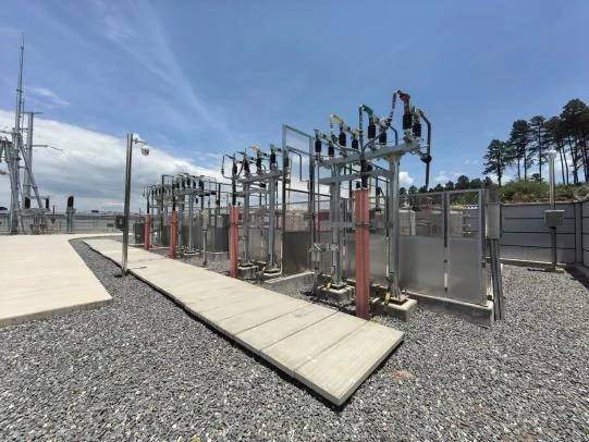 Capacitor-bank installation