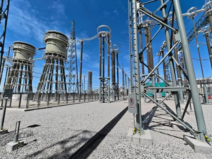 DC switchyard at Baotashan converter station
