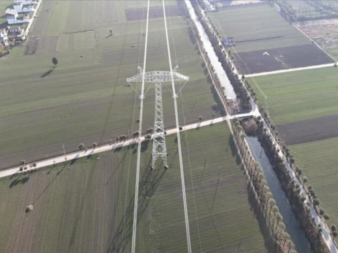 UHVDC transmission line across the agricultural corridor