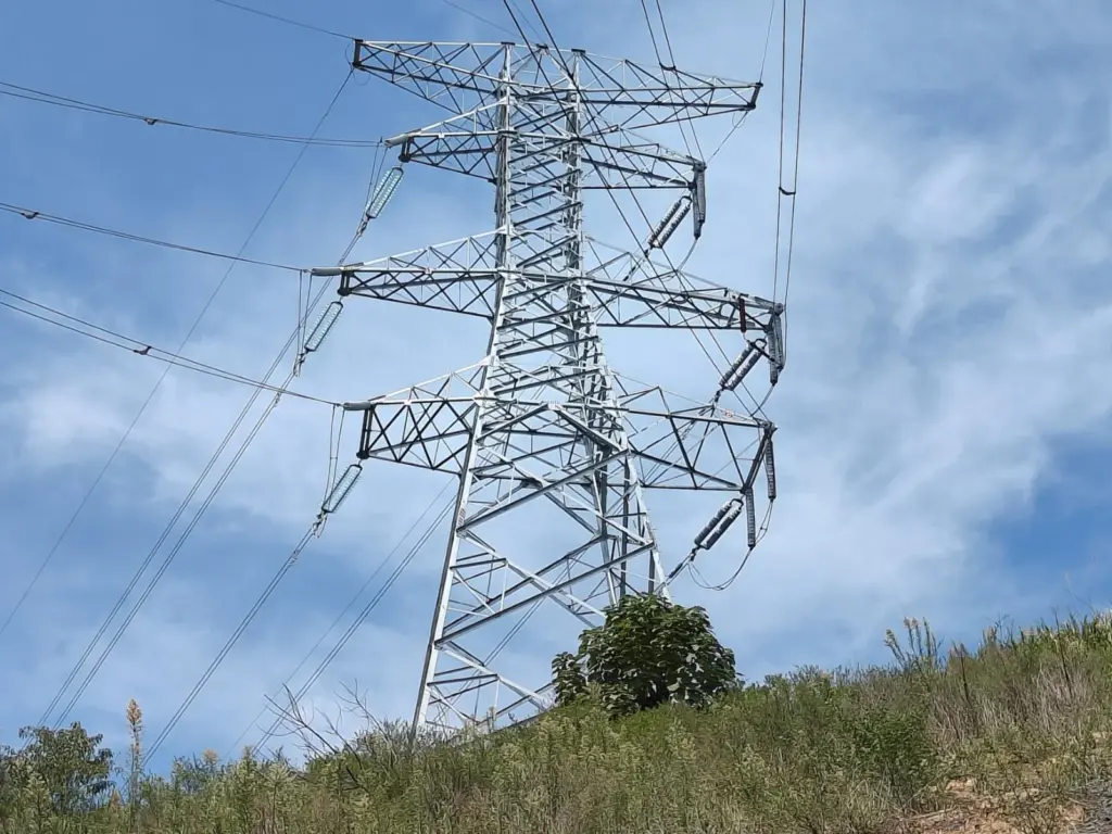 Ningao line: tower No. 1 and conductor arrangement