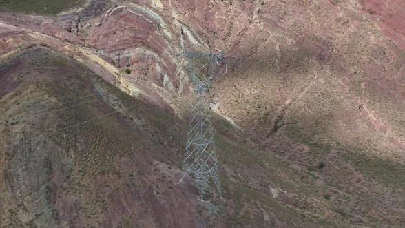 Lapeng III 220 kV line: tower B4
