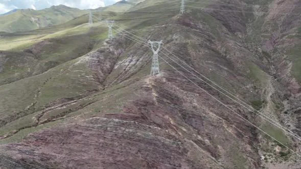 Lapeng III 220 kV line: tower B6