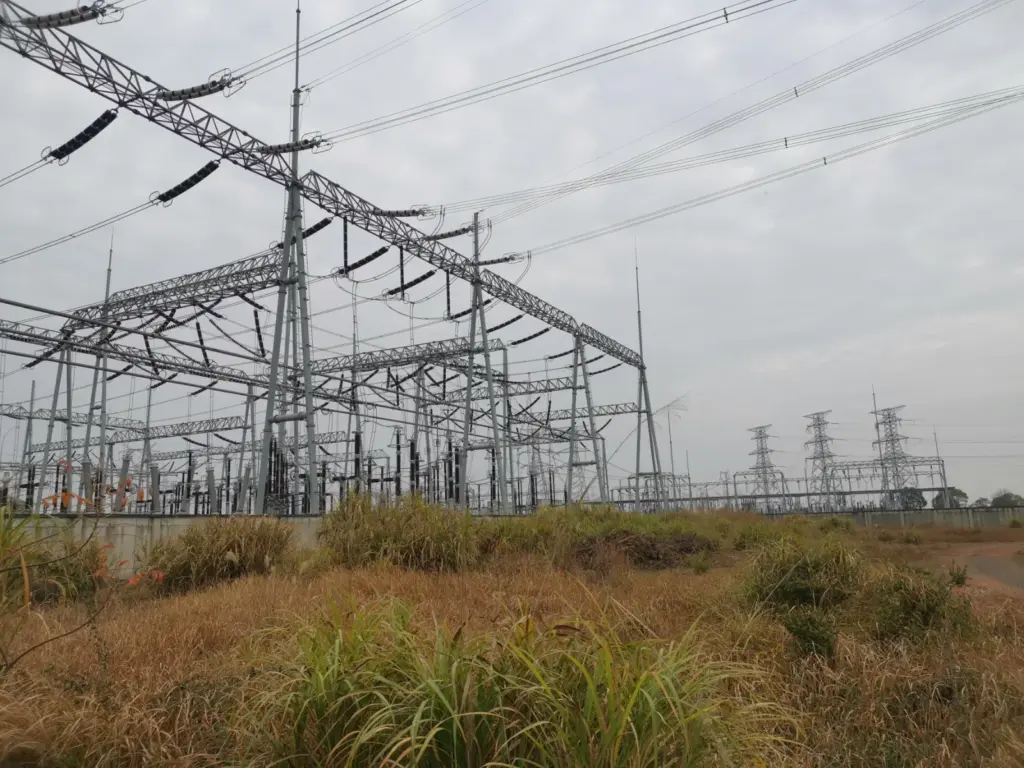 Jinjiang substation switchyard and outgoing-line gantries