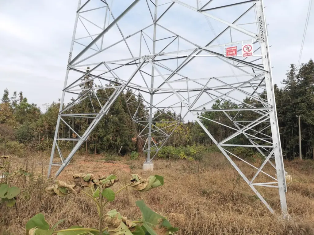 Yijin line tower No. 59 and steelwork connections