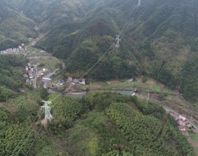 500 kV spans across the hillside route